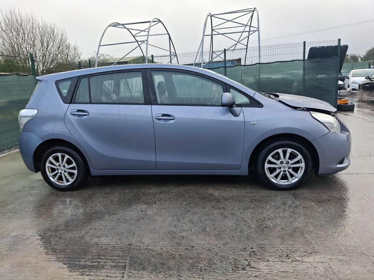 2011 Toyota Verso 7 Seater 2.0L Diesel - Image 3