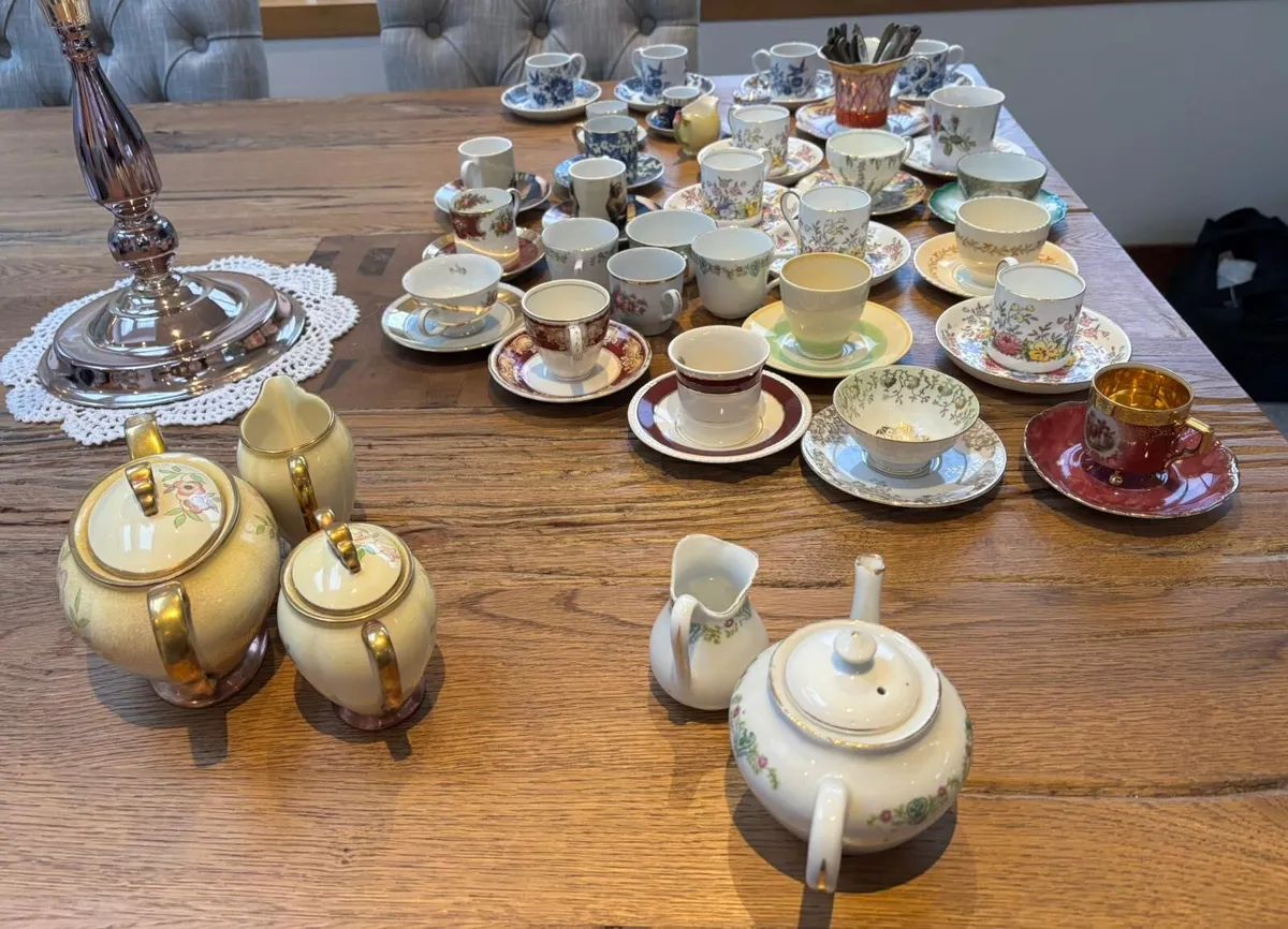Antique tea cups - Image 2