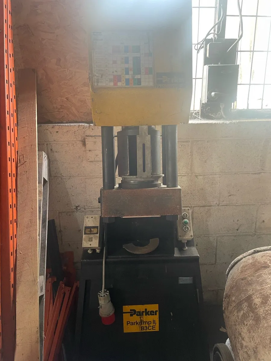 Parker crimping machine - Image 1