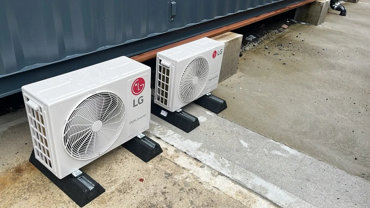 Air conditioning - Image 1