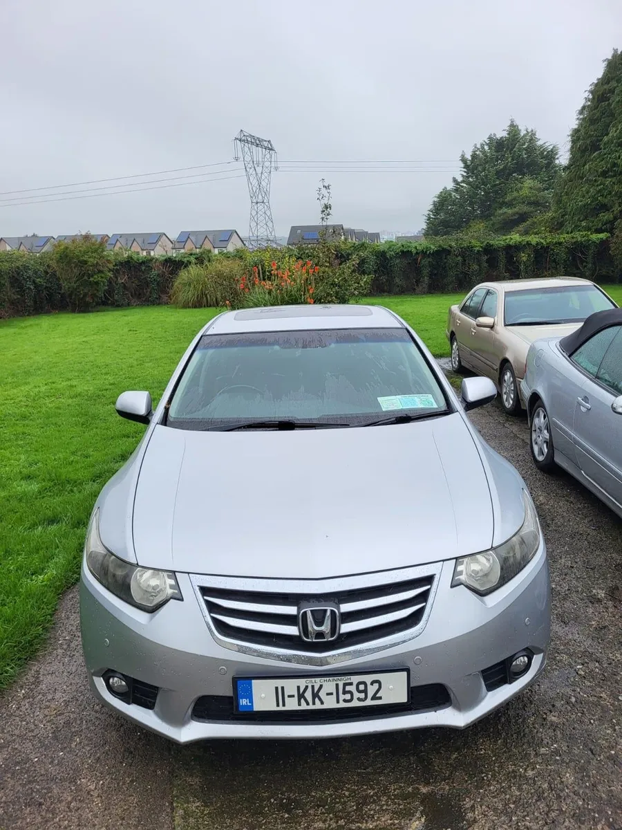 Honda Accord 2011 - Image 2