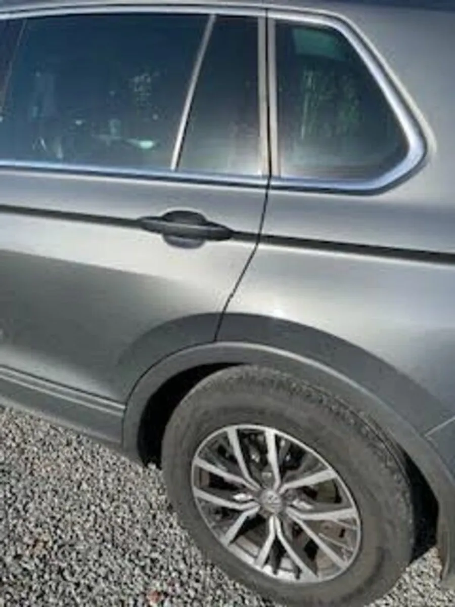 Volkswagen Automatic Tiguan CL 2.0TDI 150 DSG - Image 4
