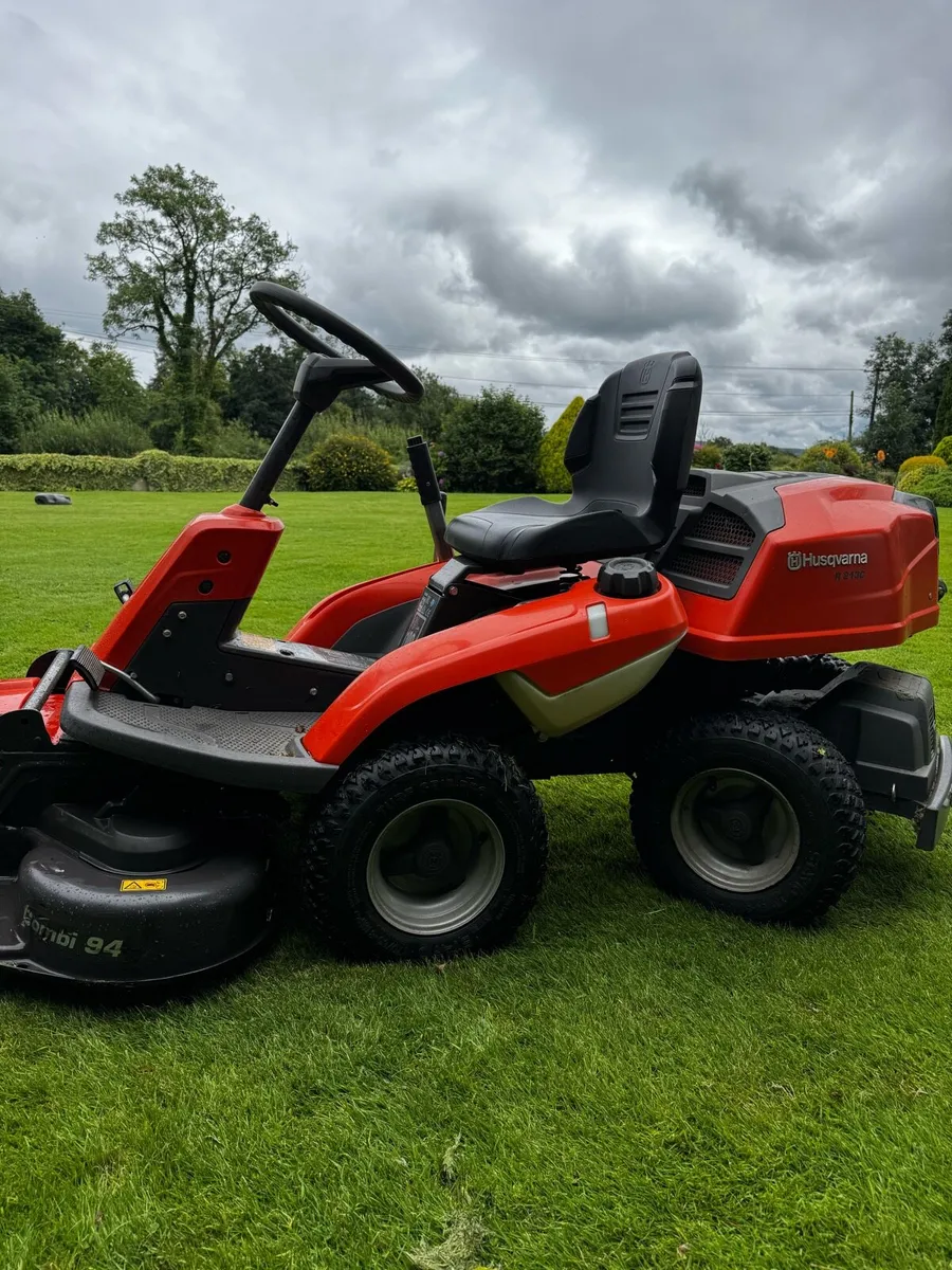Husqvarna ride on lawnmower - Image 2