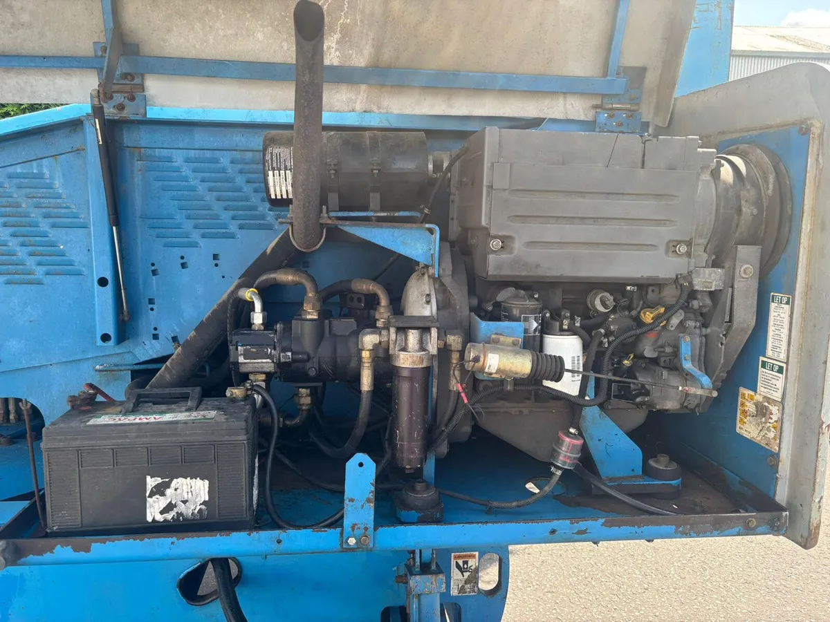 Genie Straight Stick Boomlifts - Image 2