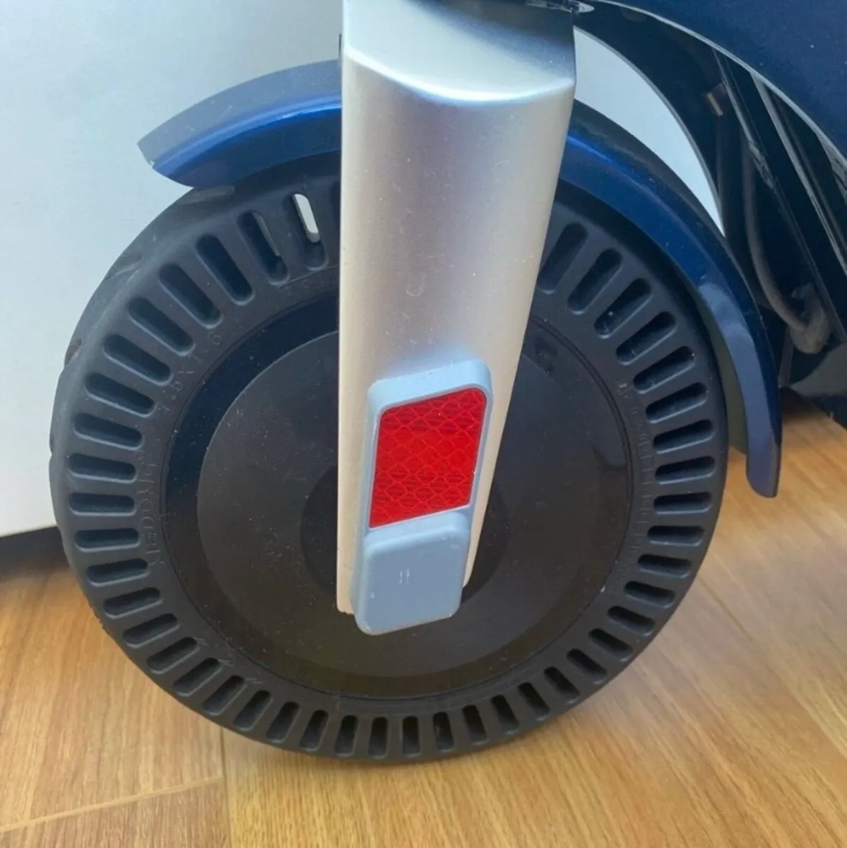 Unagi electric scooter - Image 3