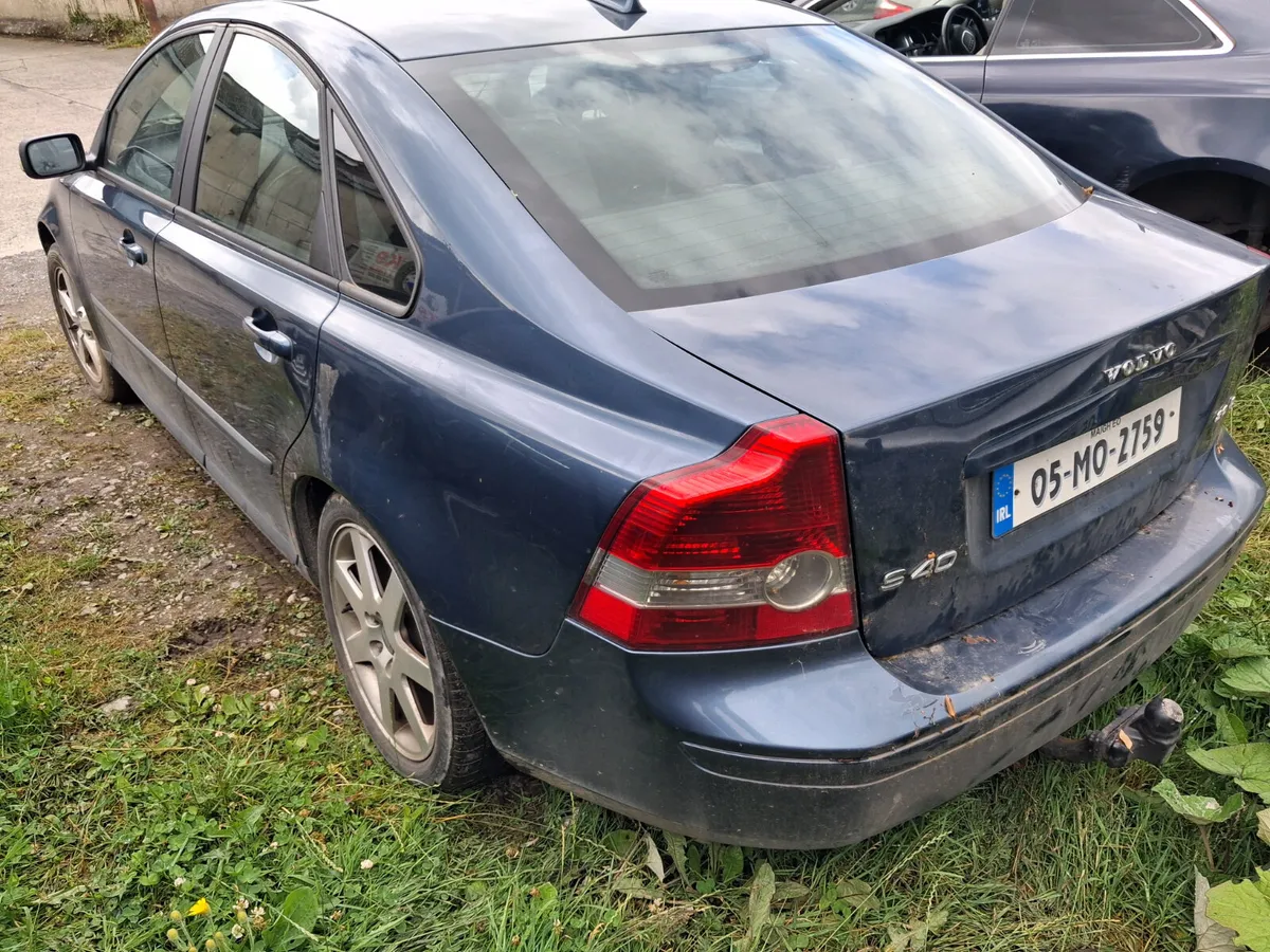 2005 Volvo S40 2l diesel Parts - Image 3