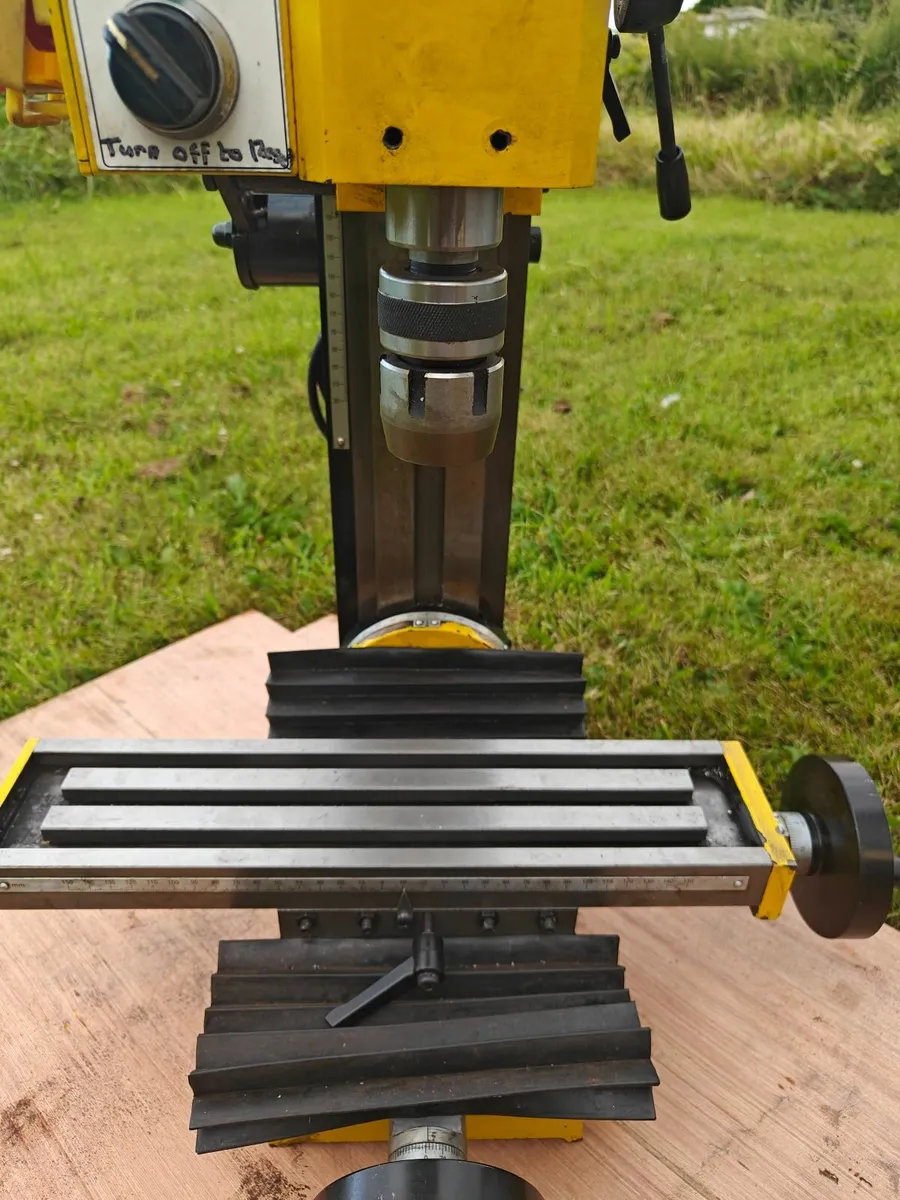 Clarke metalworker drilling milling machine - Image 3
