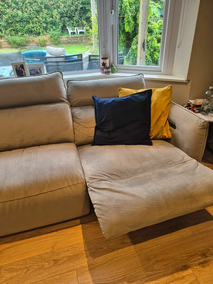 Large reclining sofa - Image 2