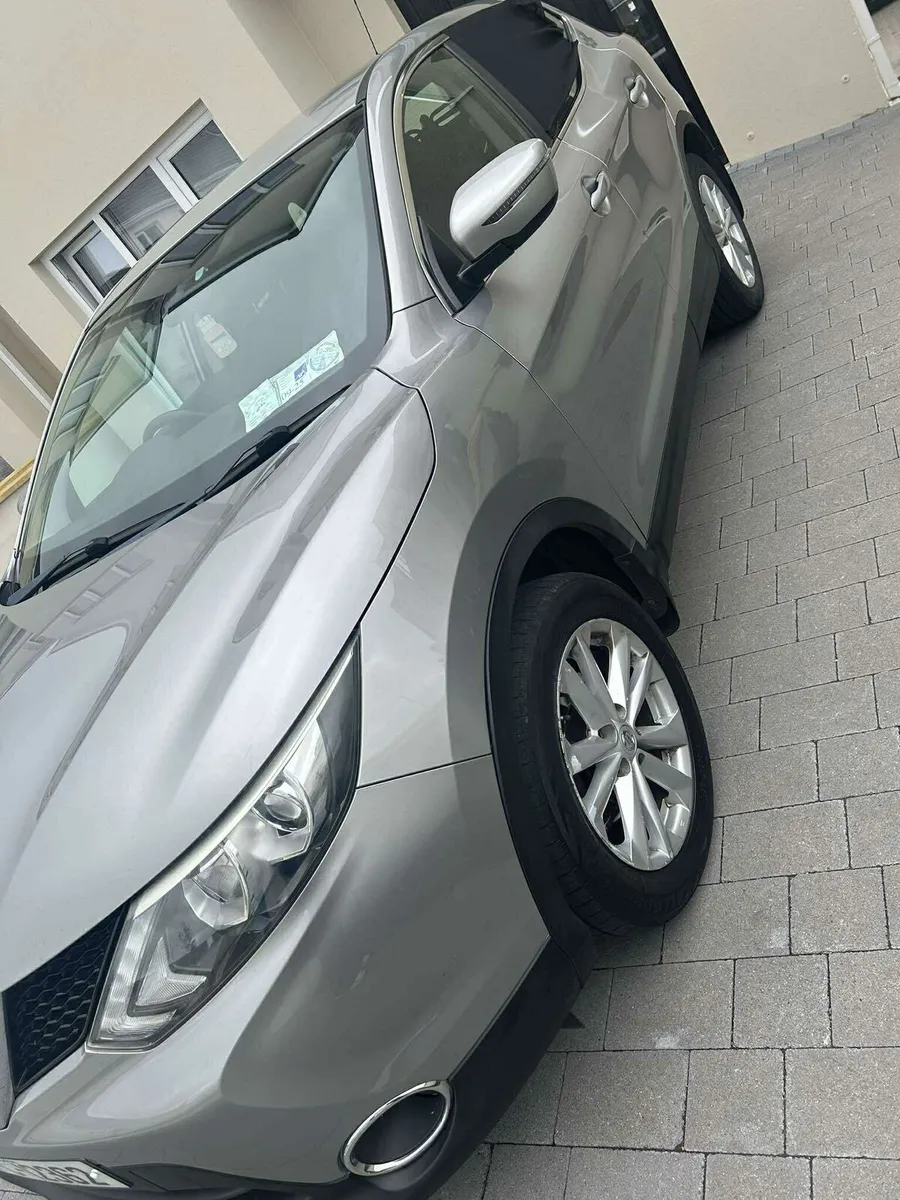 2015 Nissan Qashqai - Image 2