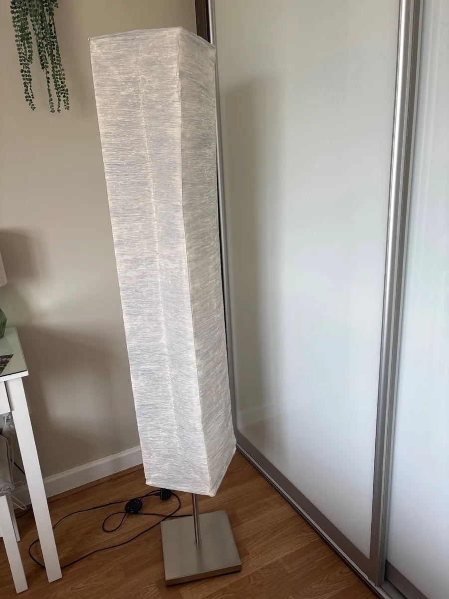 Floor lamp