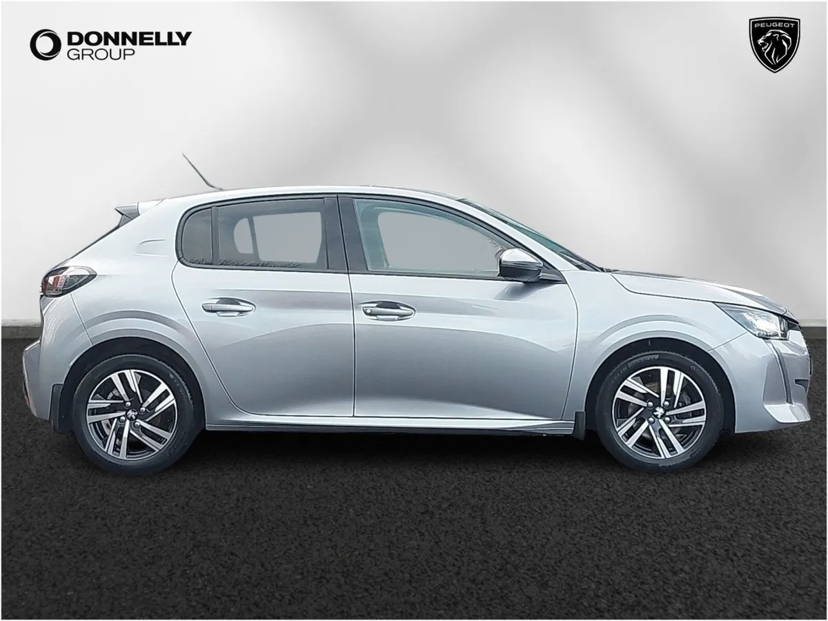 Peugeot 208 Hatchback Allure Premium - Image 2