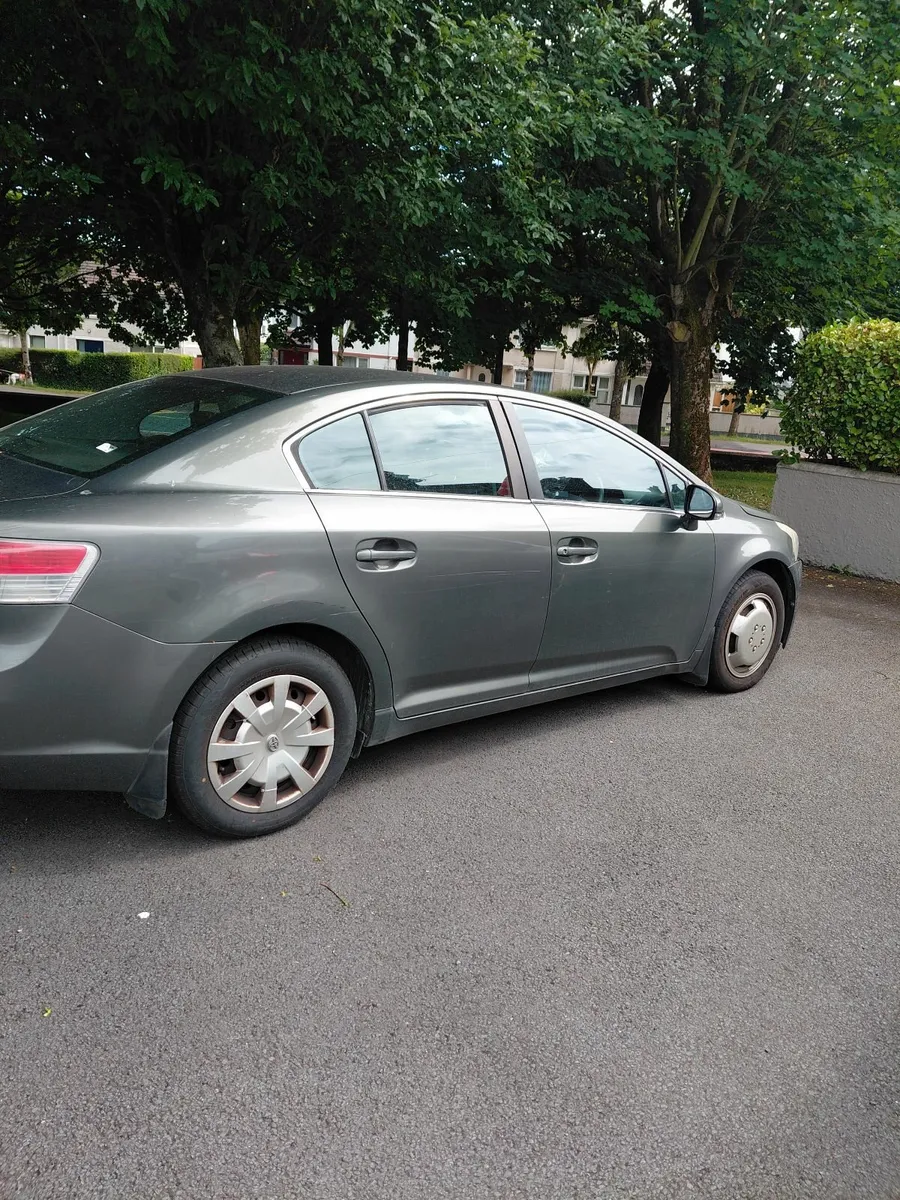 Toyota Avensis 2010 - Image 3