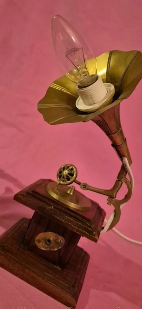 Gramophone lamp - Image 1
