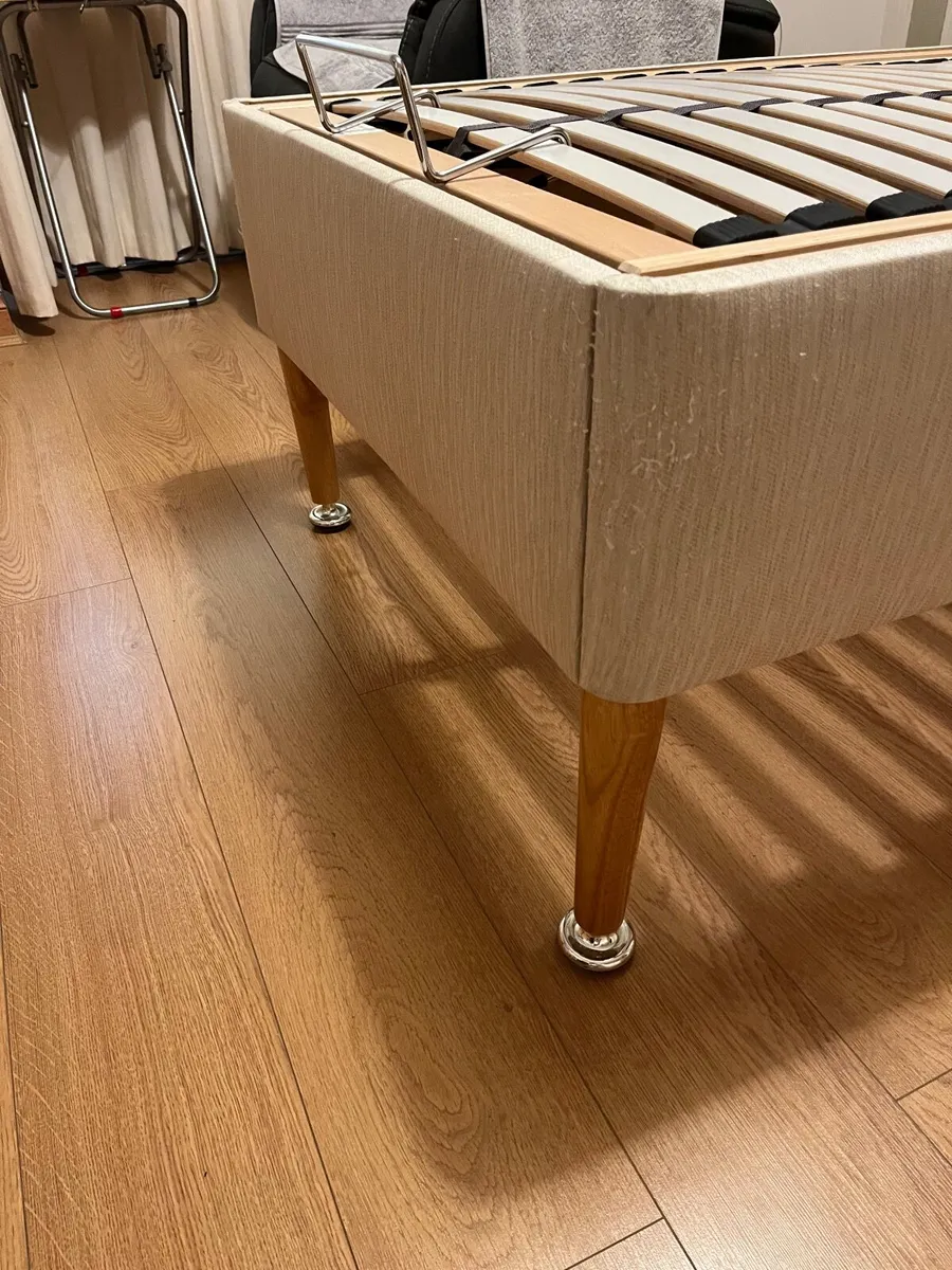 Adjustable bed - Image 1