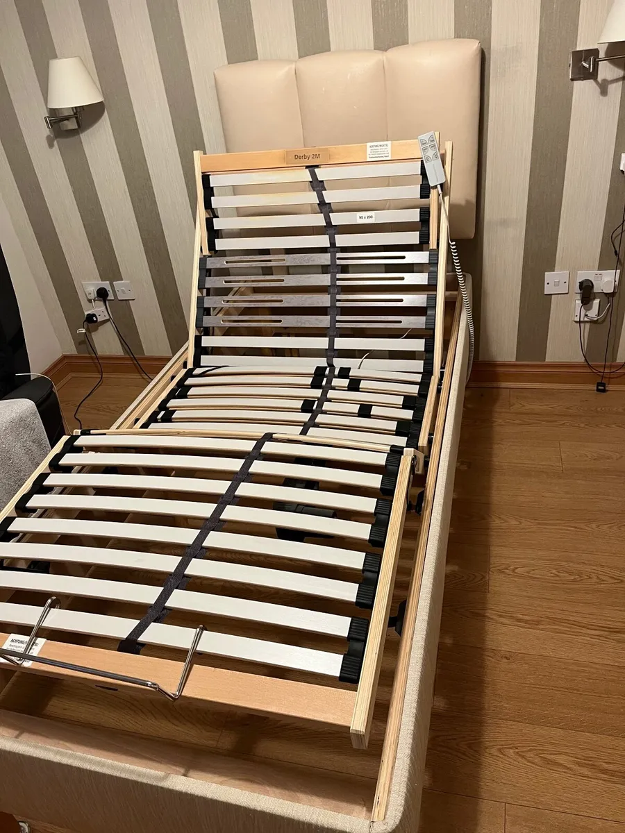 Adjustable bed - Image 3