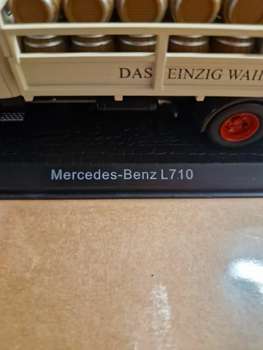 Corgi Atlas Mercedes Benz Beer Truck - Image 2