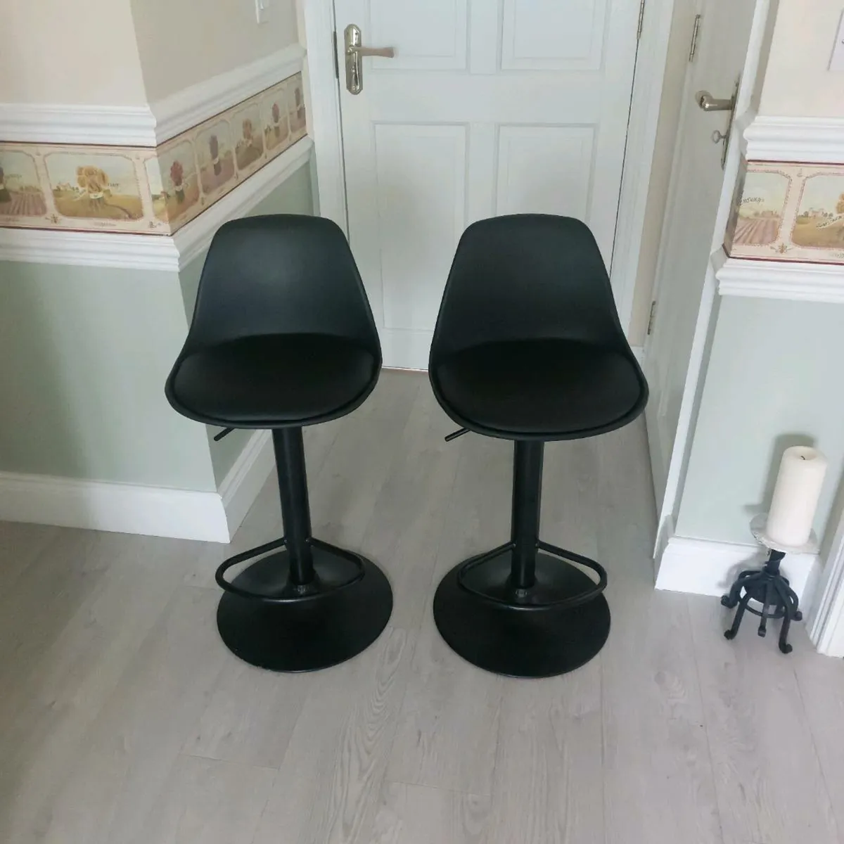 2 bar/kitchen stools - Image 1