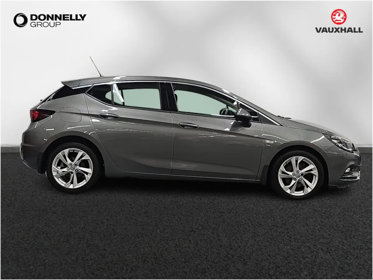Vauxhall Astra Diesel Hatchback SRi - Image 3
