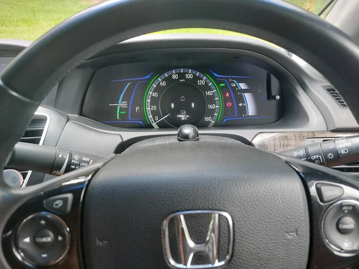 Honda Accord 2014 - Image 2