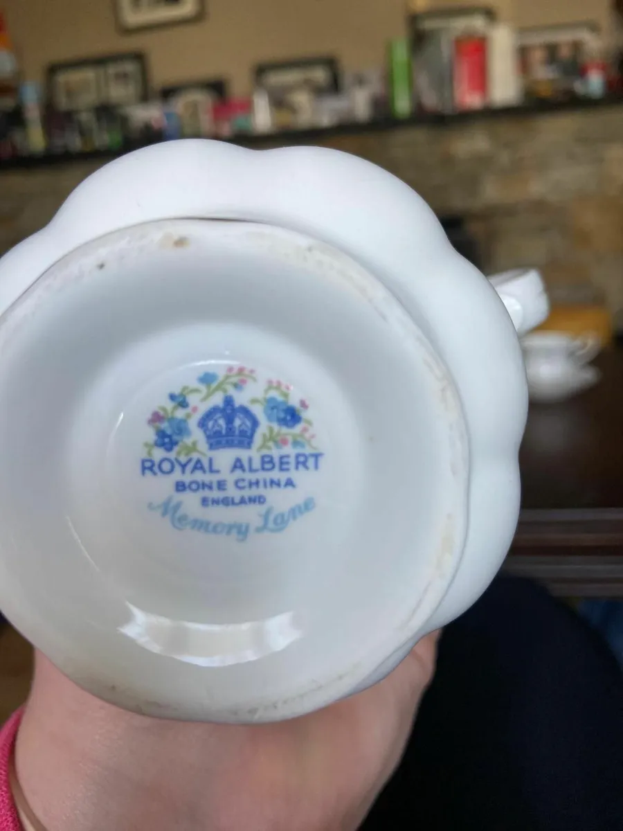 Bone china - Image 1