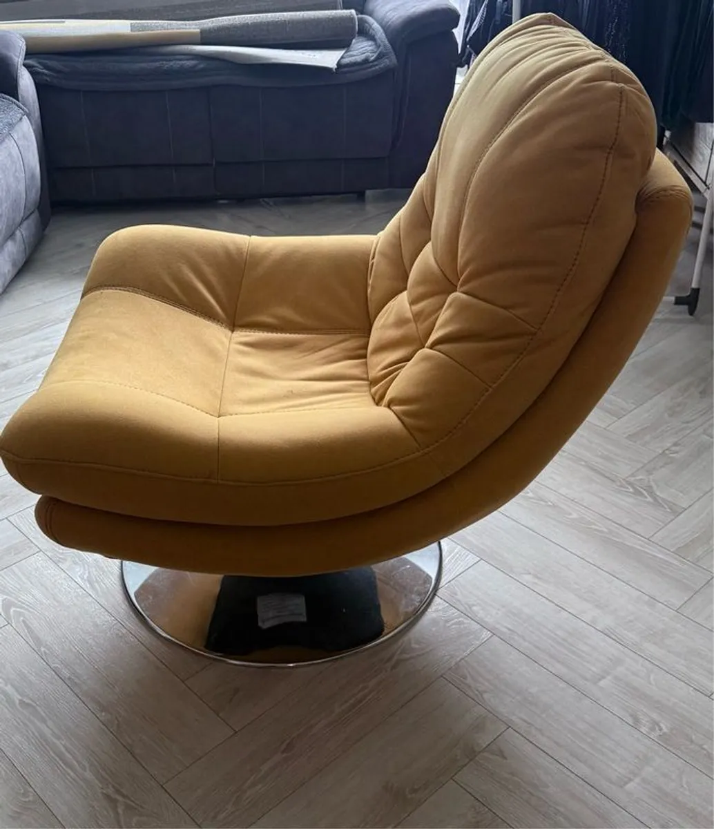 Swivel Yellow Chair - Image 4