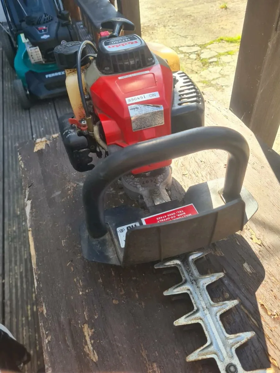 Hedge cutter - Image 1