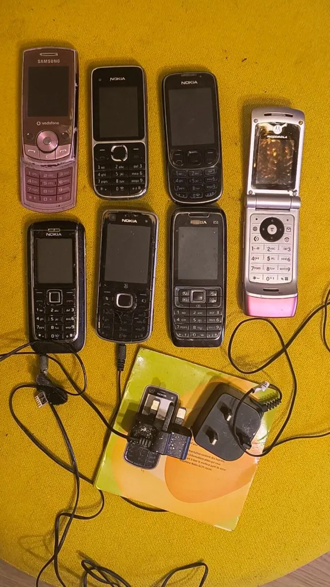 Nokia phones Samsung  7 lot Motorola - Image 1