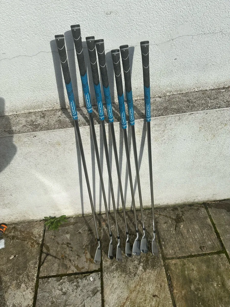 620mb irons Titleist PW to 8, 7 to 4 cb - Image 1