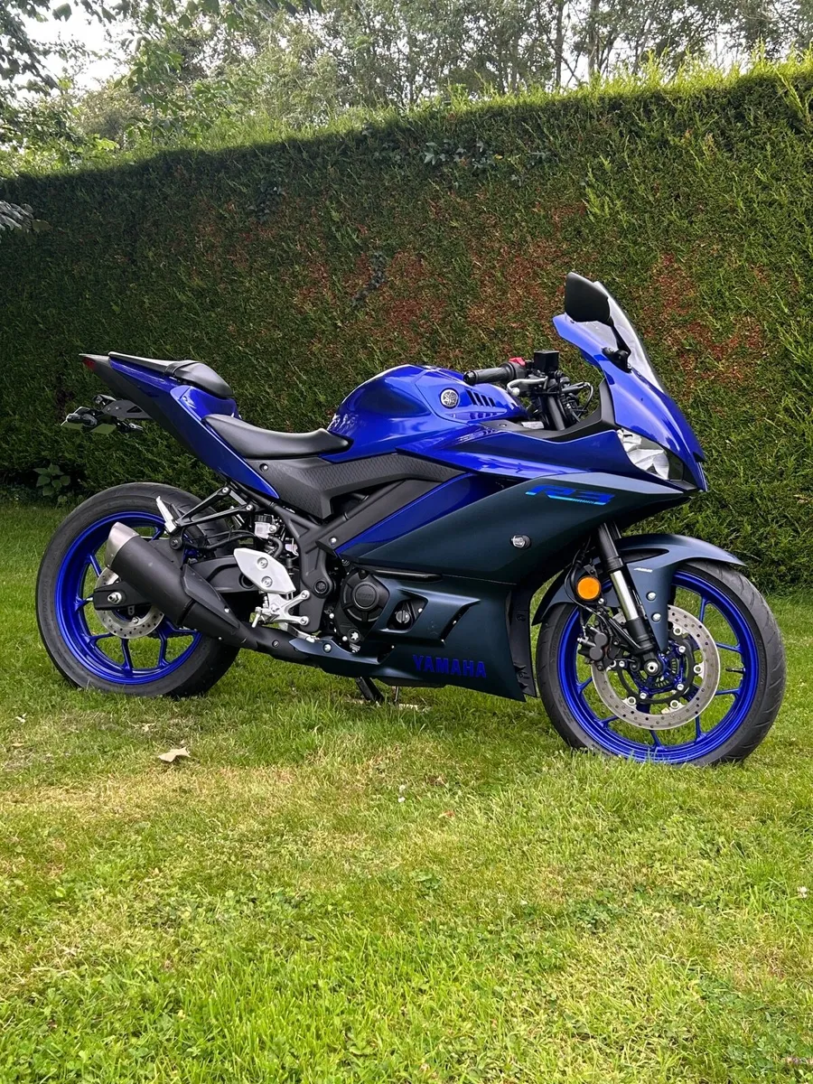 YAMAHA R3 2023 74km's - Image 4