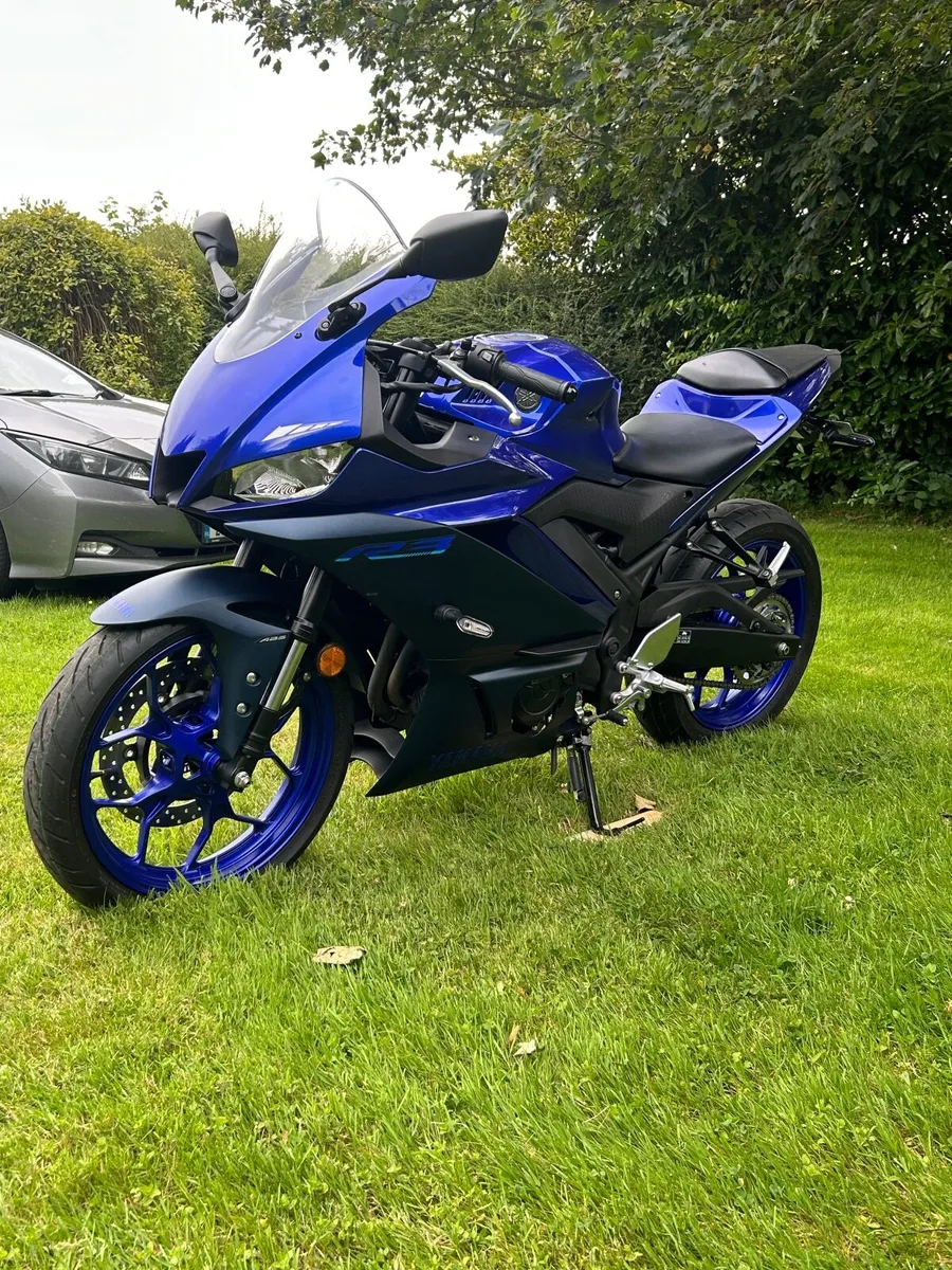 YAMAHA R3 2023 - Image 1