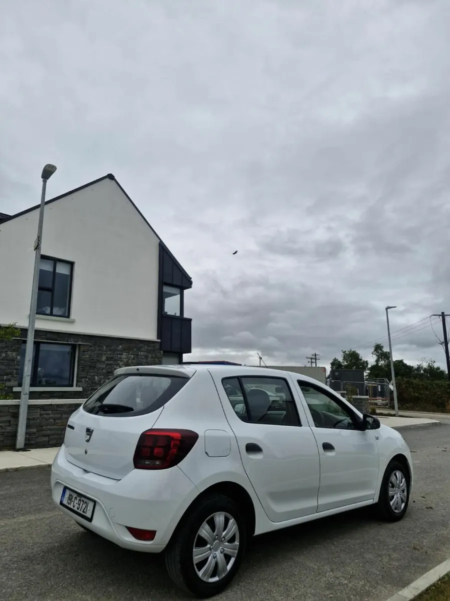 191 Dacia Sandero 1.0 Petrol, NCT 3/27 - Image 3