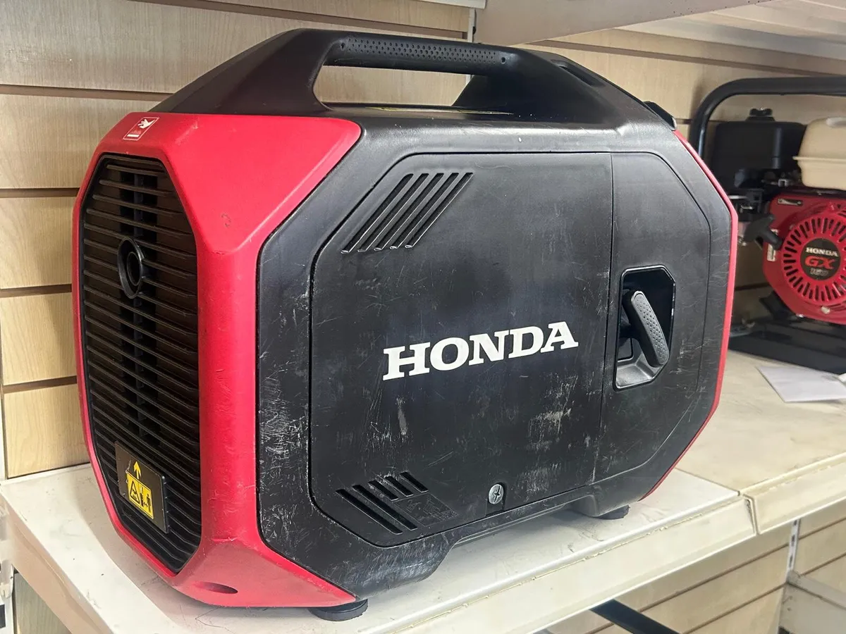Honda EU32i Portable Generator - Image 2