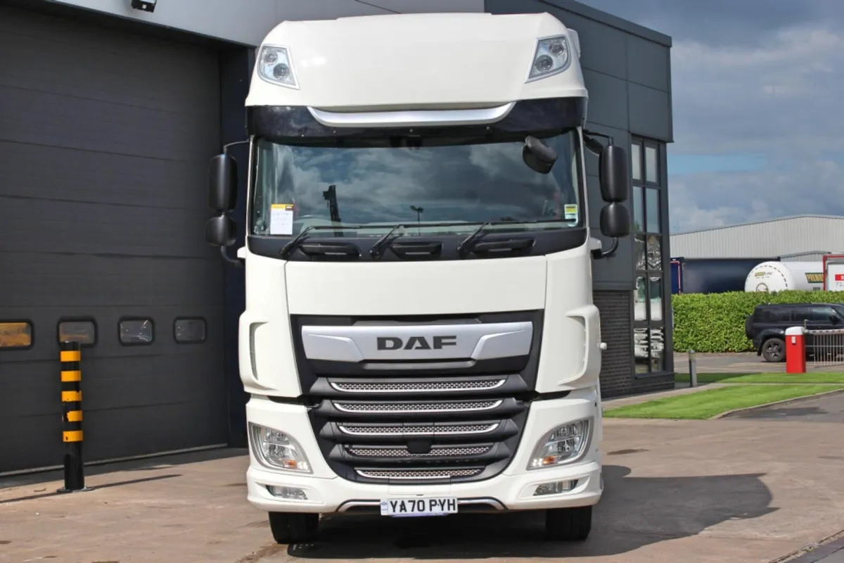 2021 DAF XF530 6X2 SUPER SPACE - Image 2
