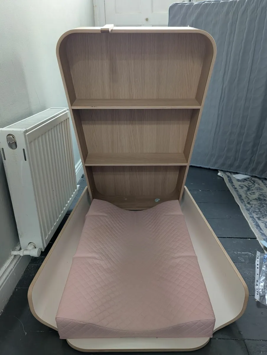 Charlie Crane Noga Wall-mounted changing table - Image 2