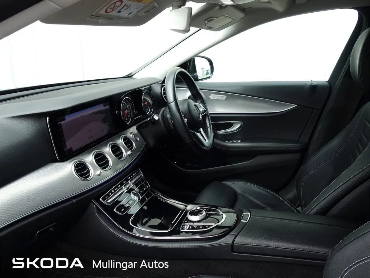 Mercedes-Benz E-Class E 220 D Avantgard 18  A/T - Image 4
