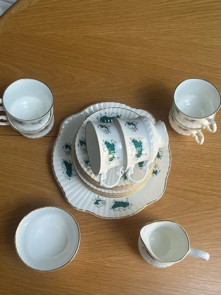 21 piece Royal Stuart Fine Bone China Set - Image 2
