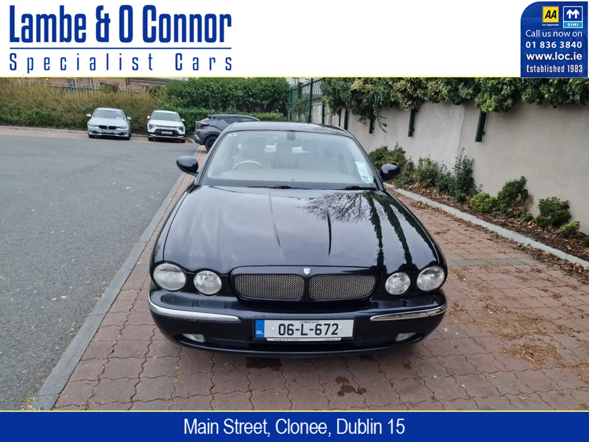 Jaguar XJ 3.0 CLASSIC *** BLACK / CREAM LEATHER ** - Image 4