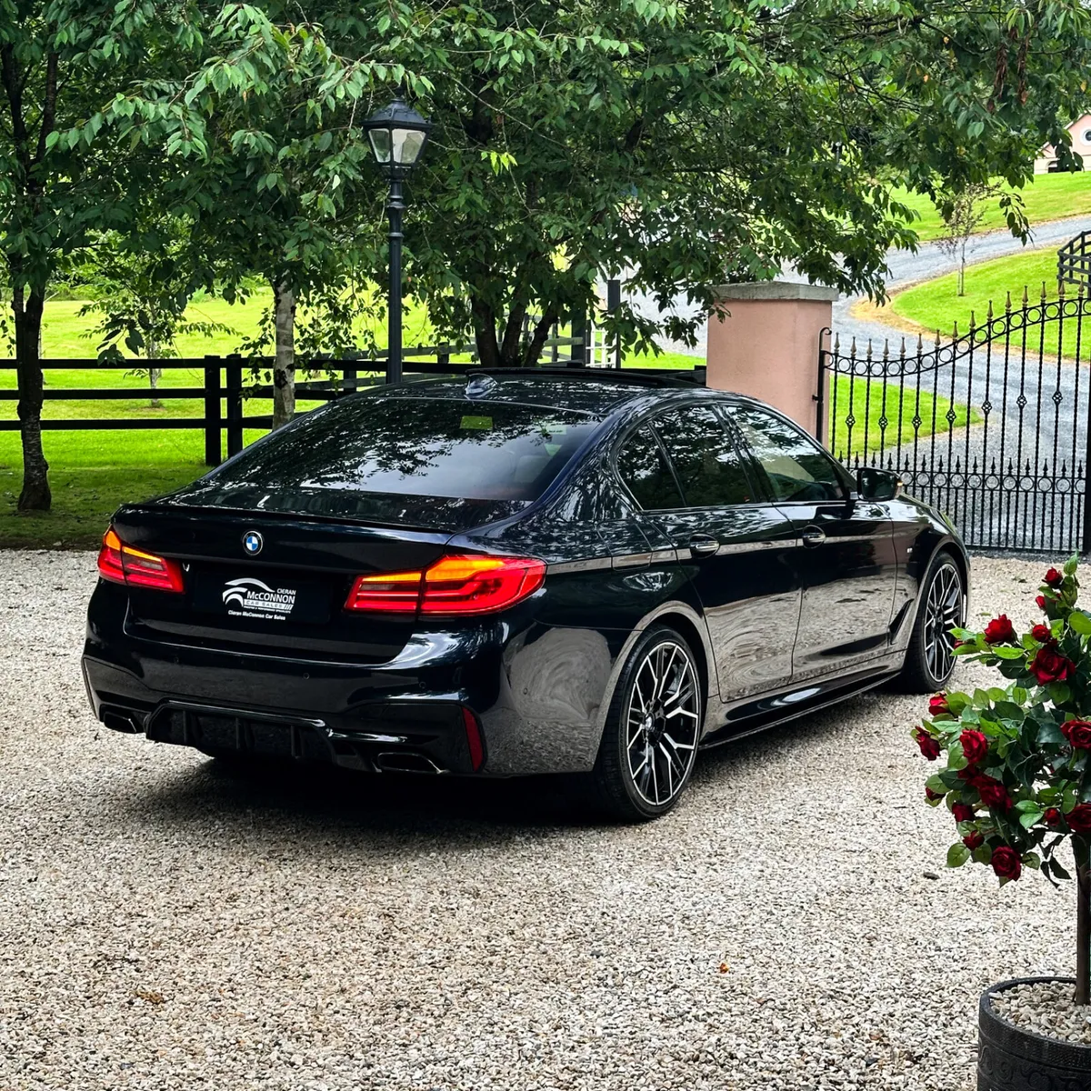 2017 (171) BMW 520D MSPORT **SUNROOF** - Image 2