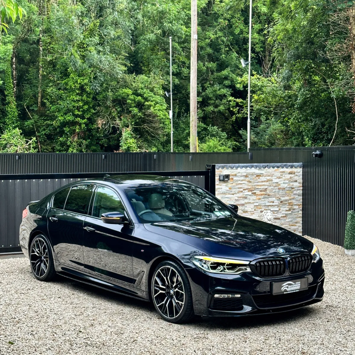 2017 (171) BMW 520D MSPORT **SUNROOF** - Image 1