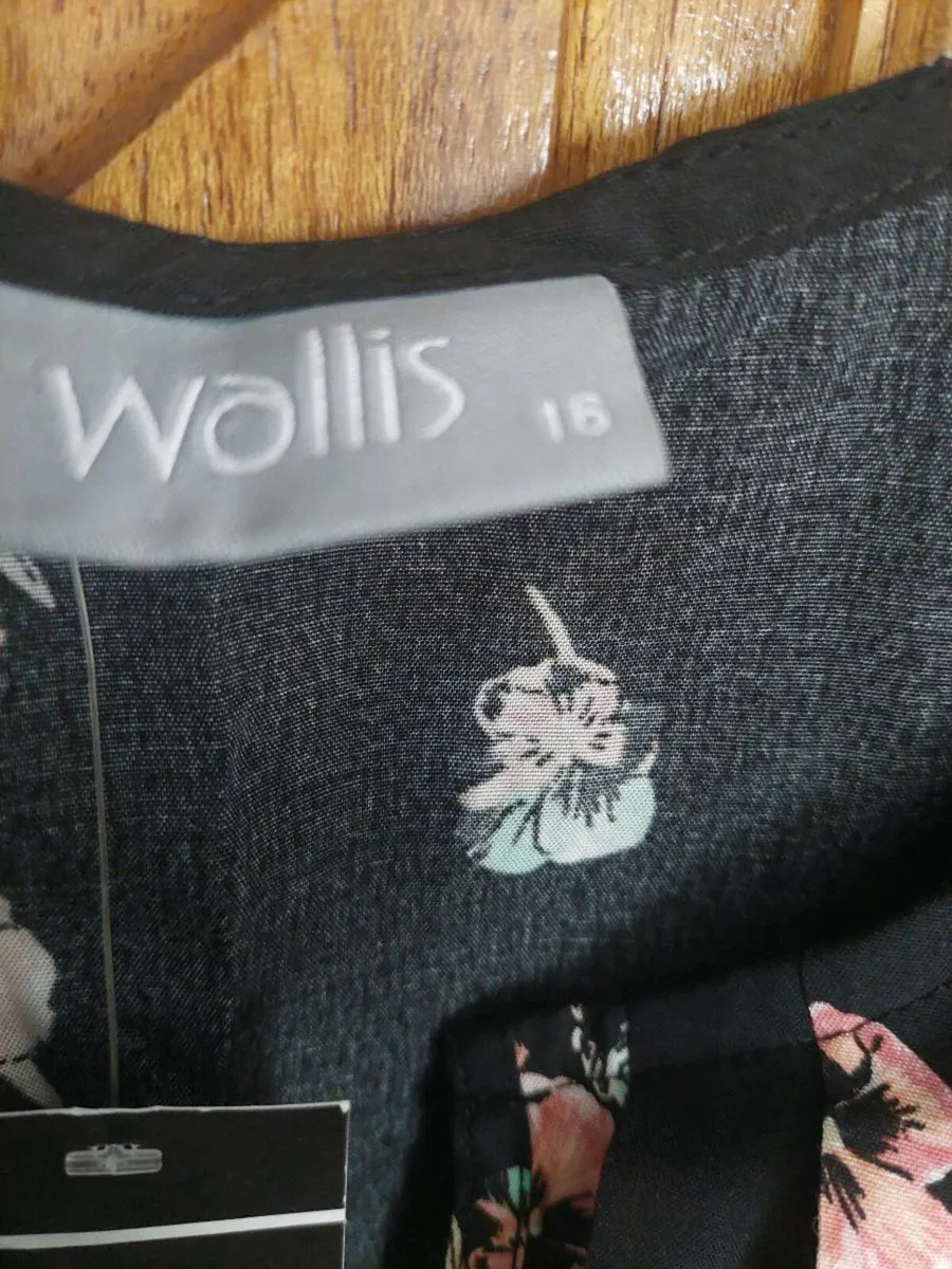 Womens clothes - Image 2