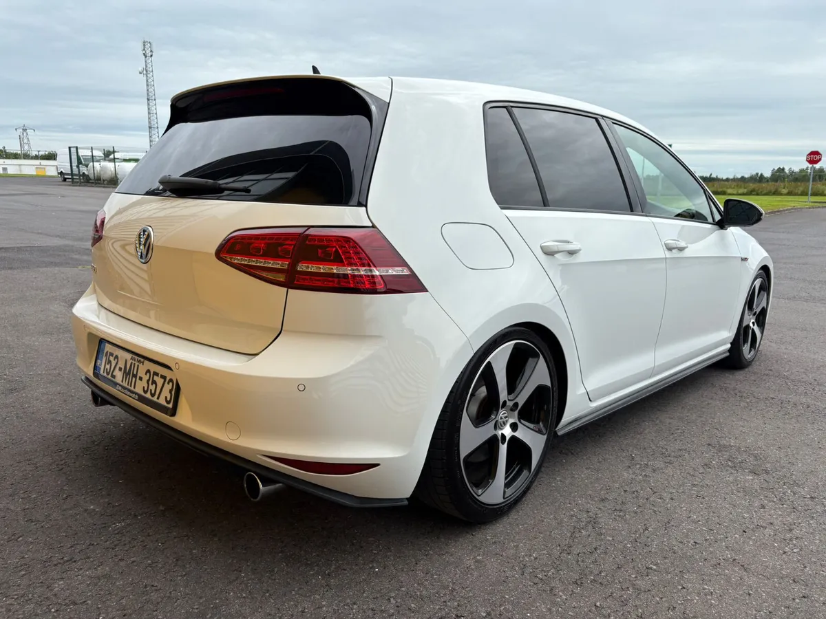 152 Volkswagen Golf GTI - Image 4