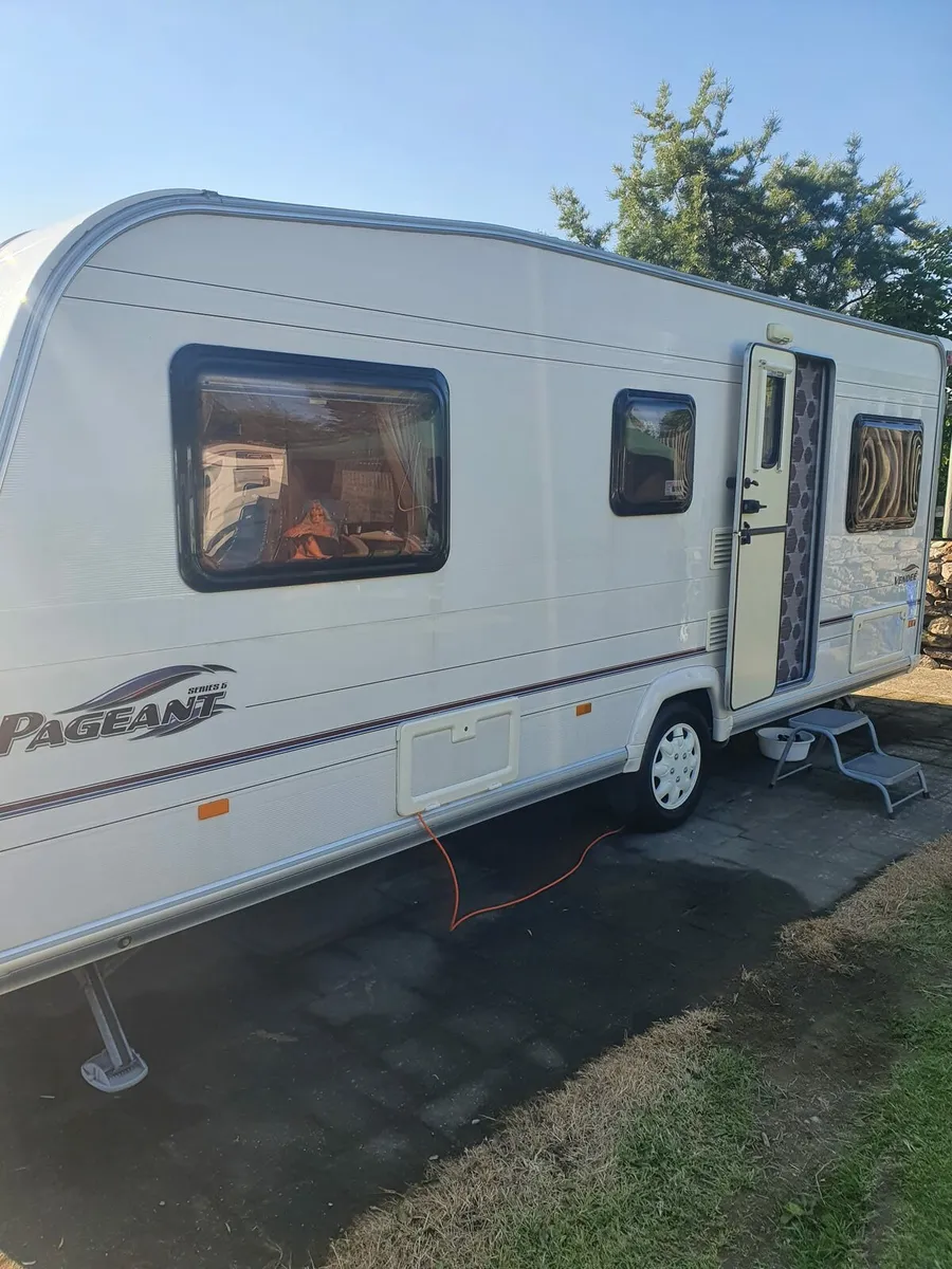 Caravan - Image 2