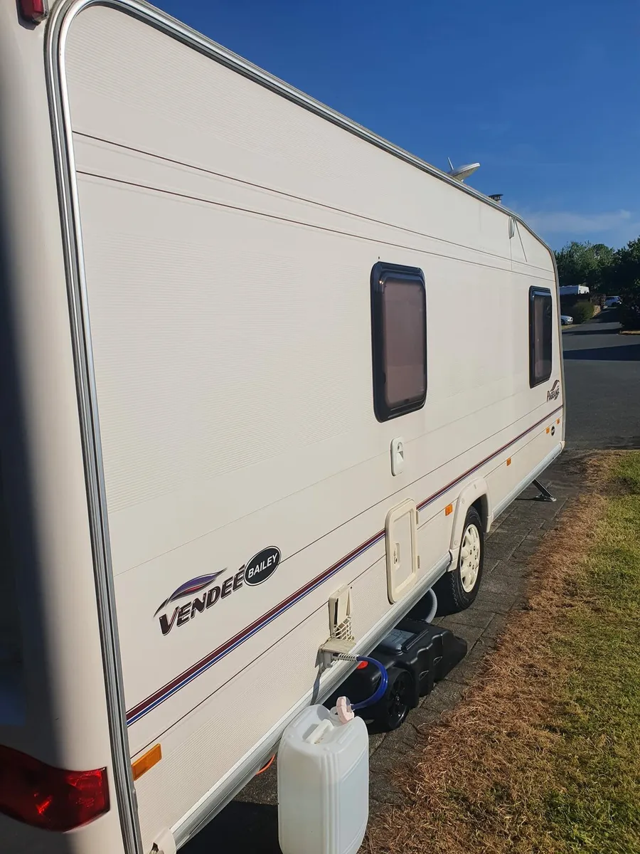 Caravan - Image 4