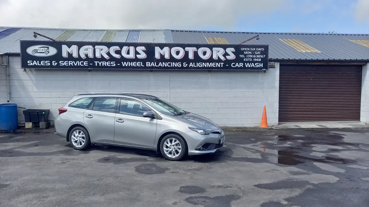 Toyota Auris 1.4D4D Estate - Image 1