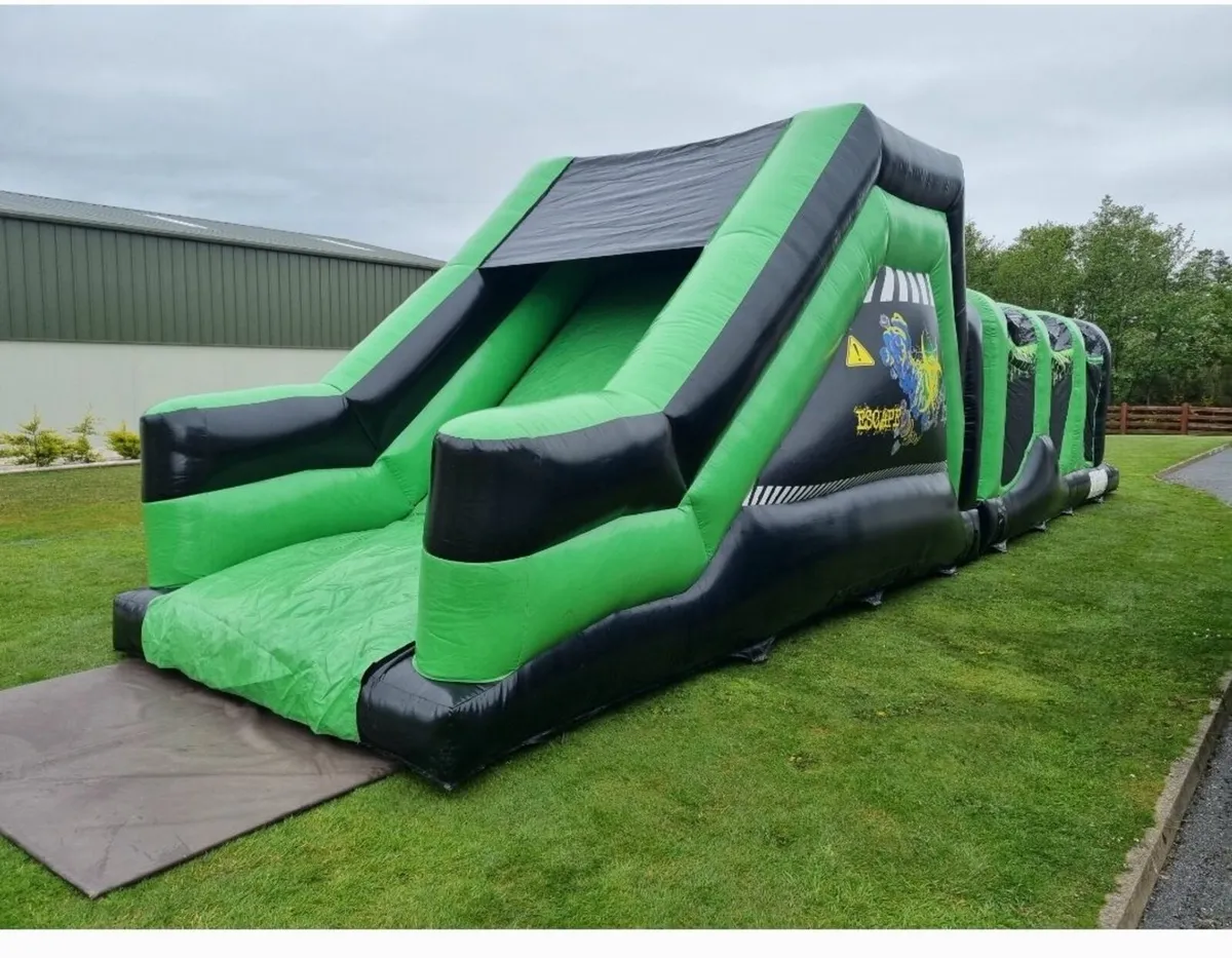 Bouncy castles - Image 3