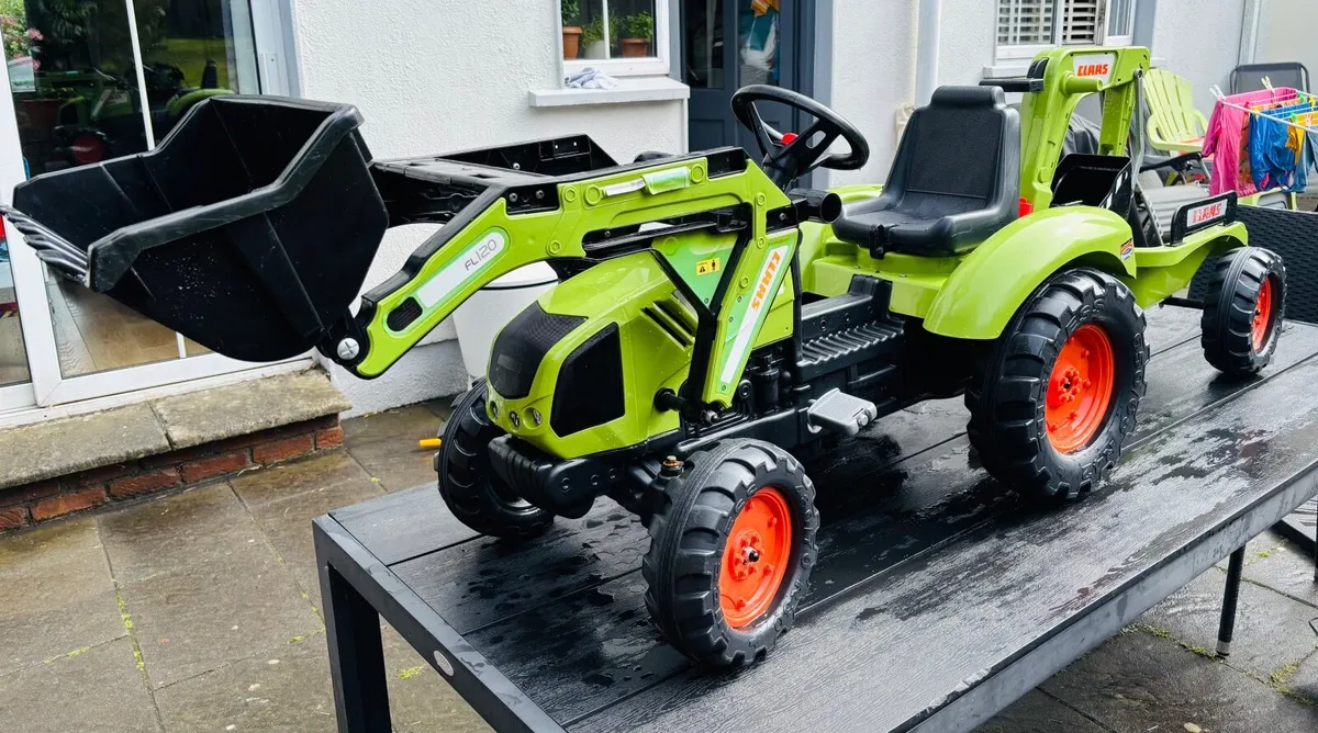 Backhoe Ride On with Excavator and Trailer (CLAAS) - Image 4