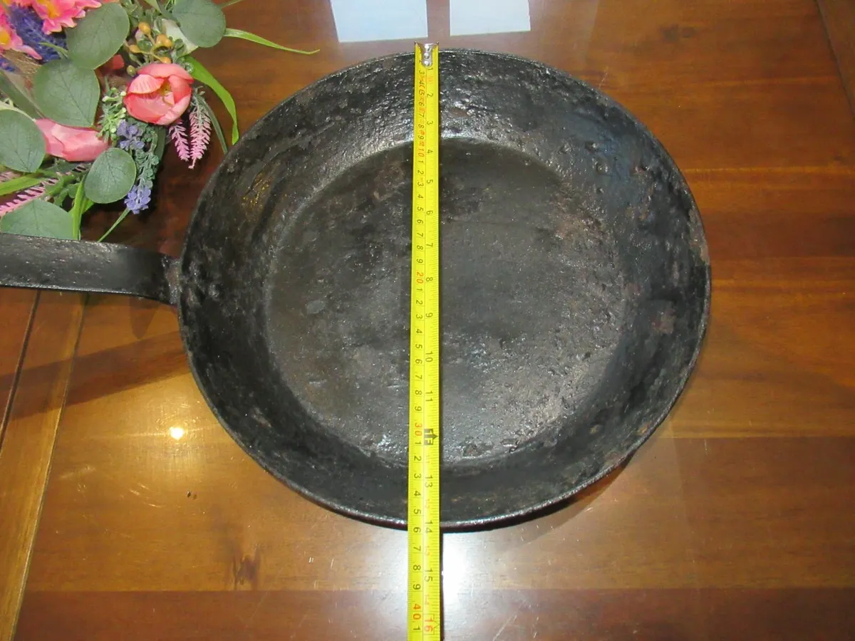 antiques vintage frying pan black garden cottage - Image 4