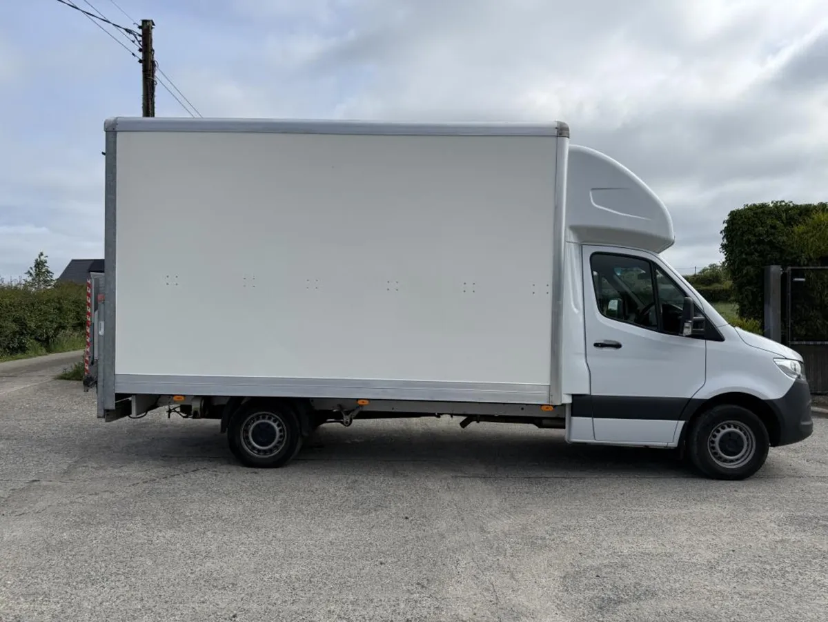 2022 Mercedes Benz Luton Van **Online Auction** - Image 3