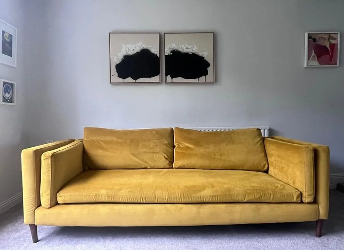 Couch - 4 seater - Image 1
