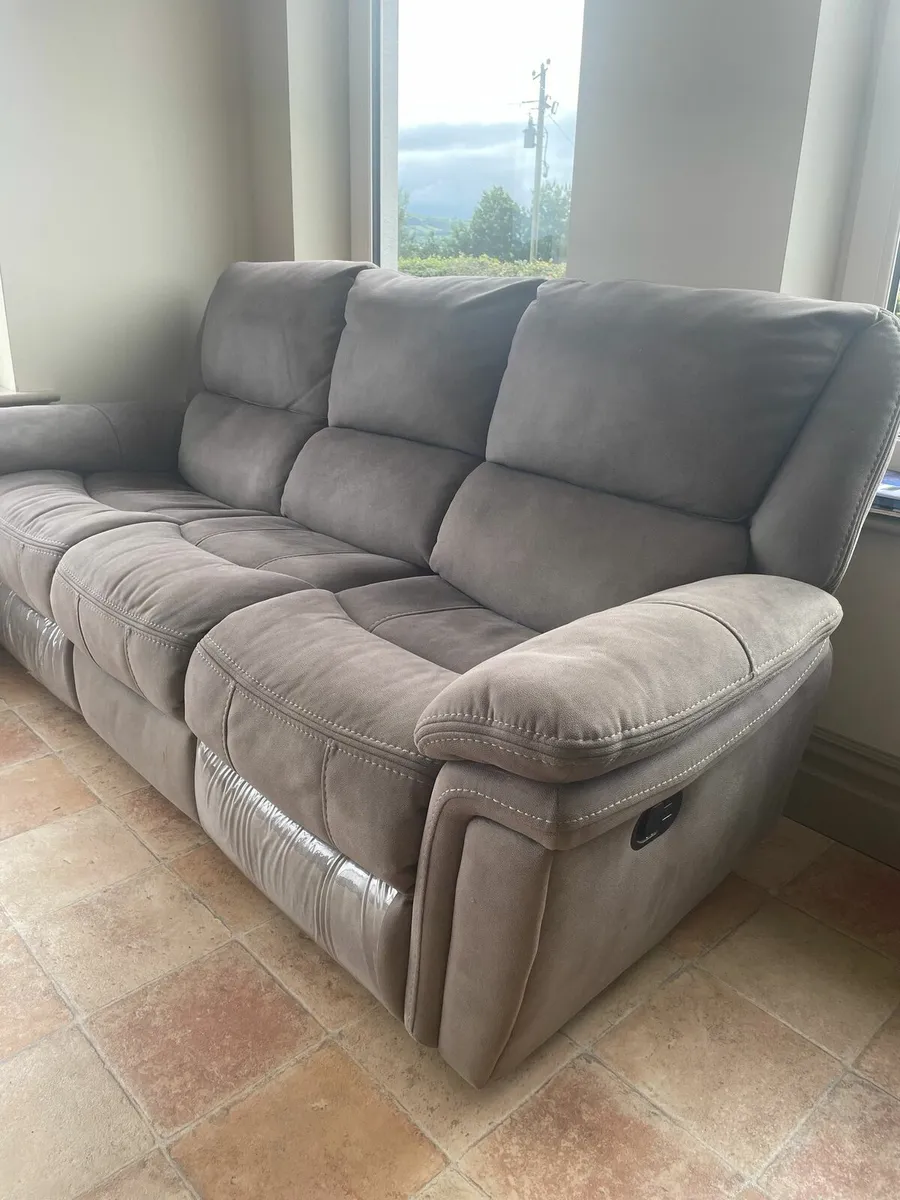 3 Seat Recliner Couch + 2 Armchair Recliners - Image 1